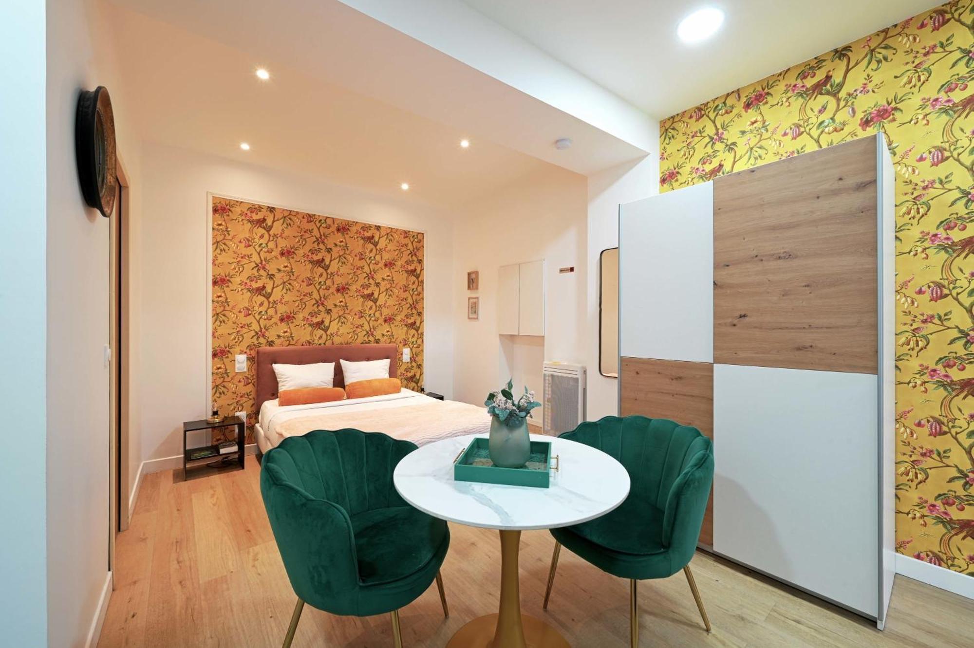 Ferienwohnung Modern Renovated Studio With A Touch Of Gilded Glamour Central Paris Exterior foto